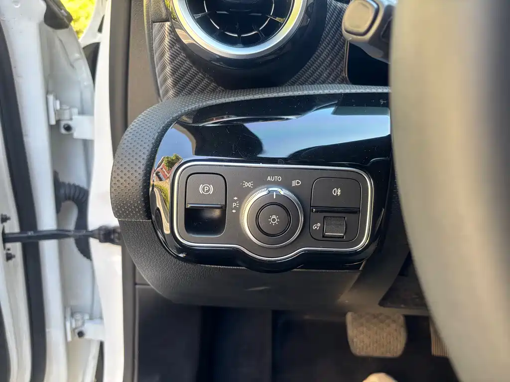 Mercedes-Benz A-Class 2023 — фото 12