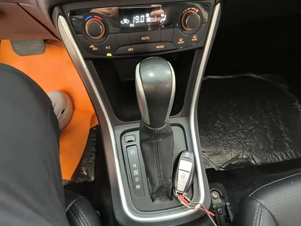Suzuki Vitara 2017 — фото 14