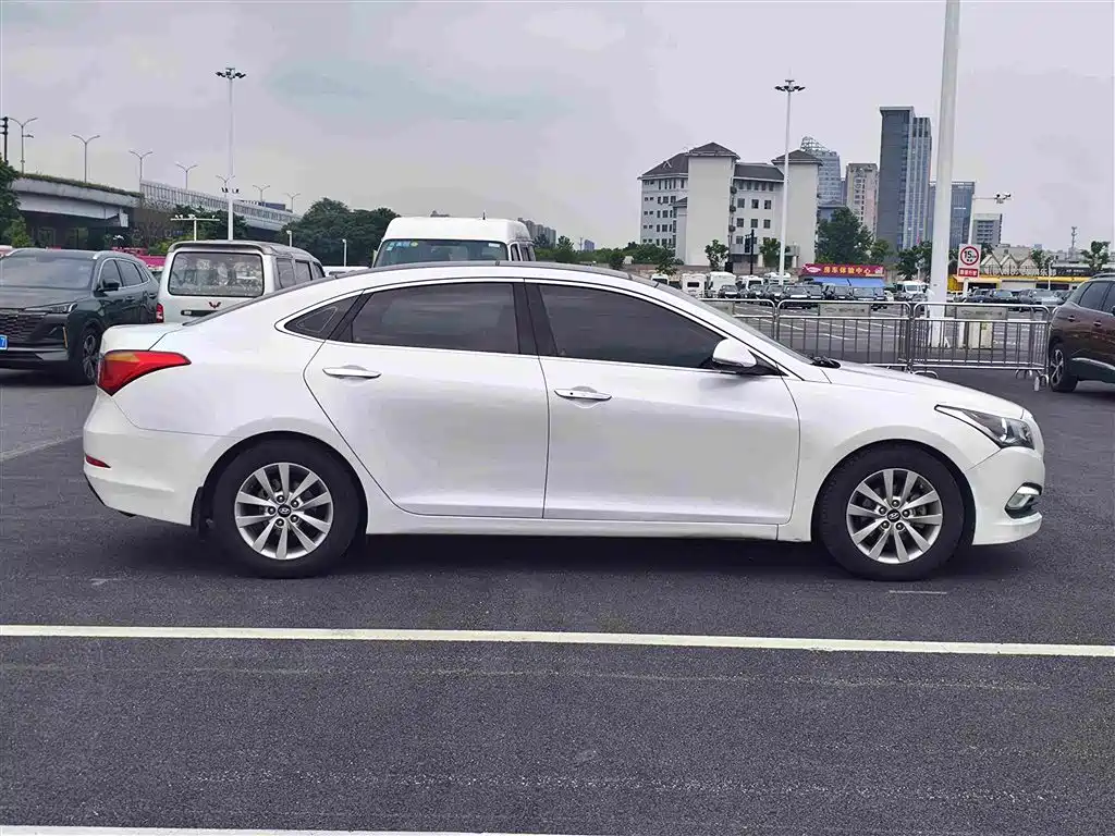 Hyundai Mistra 2015 — фото 6