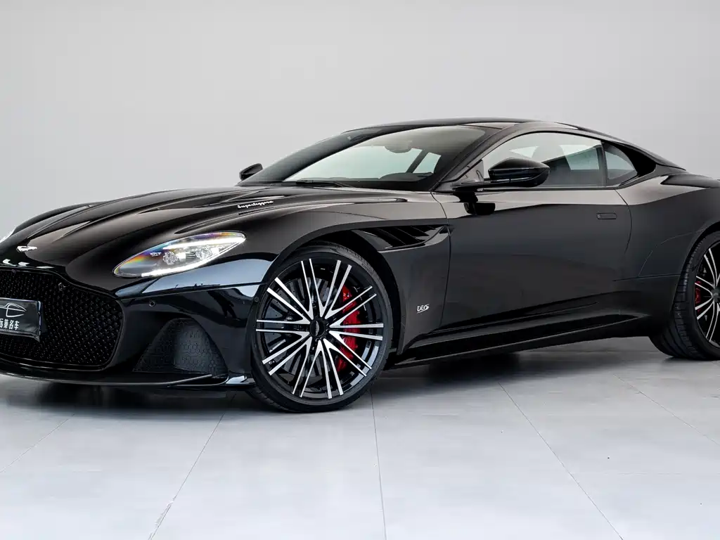Aston Martin DBS 2023 — фото 2