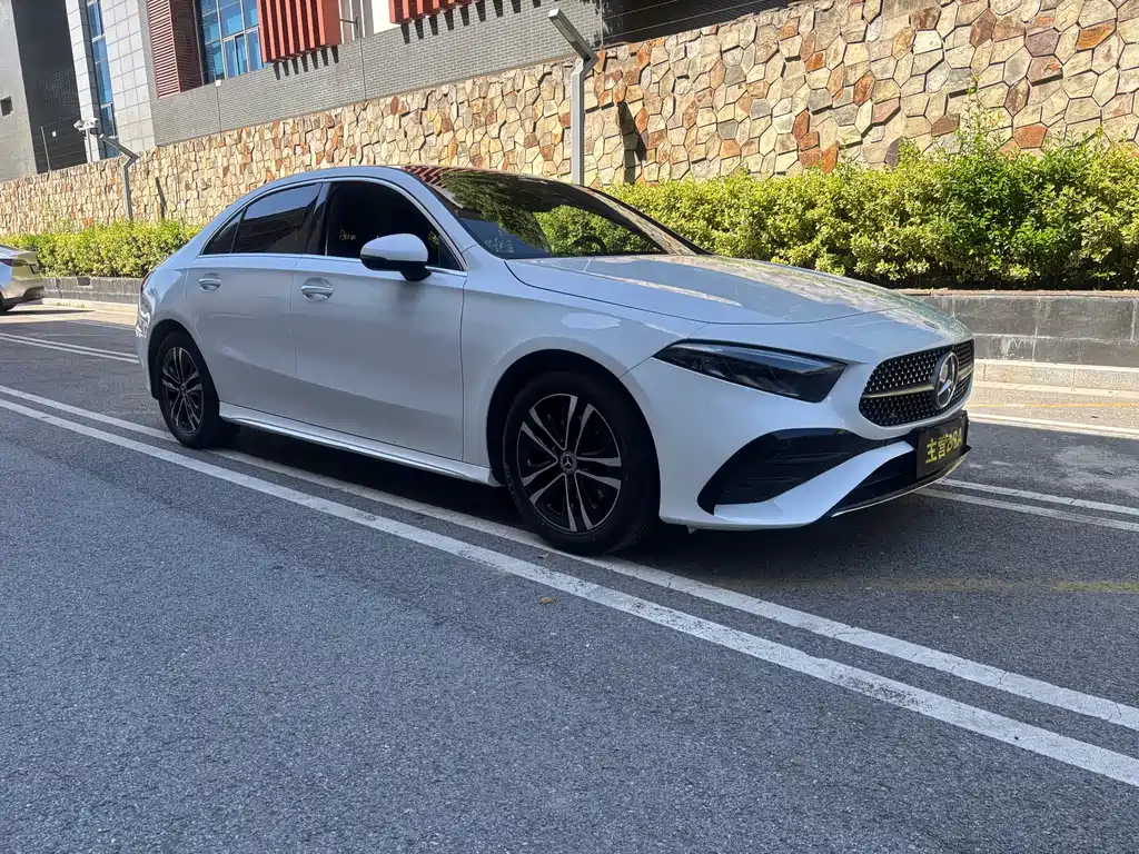 Mercedes-Benz A-Class 2023 — фото 3