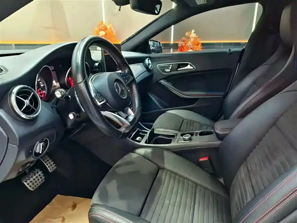 Mercedes-Benz CLA 2015
