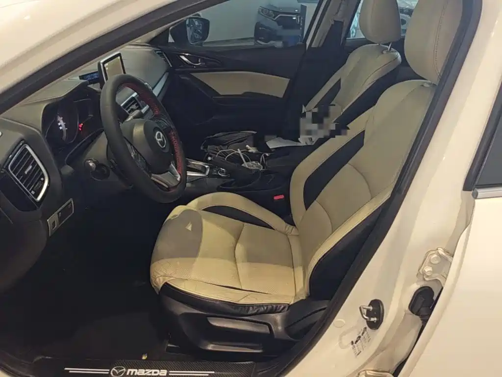 Mazda 3 Axela 2015 — фото 22