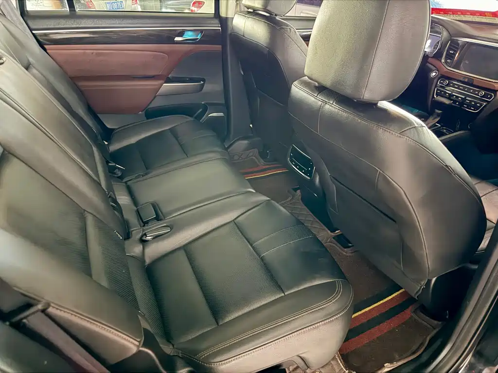 GAC Motor Trumpchi GS8 2019 — фото 12