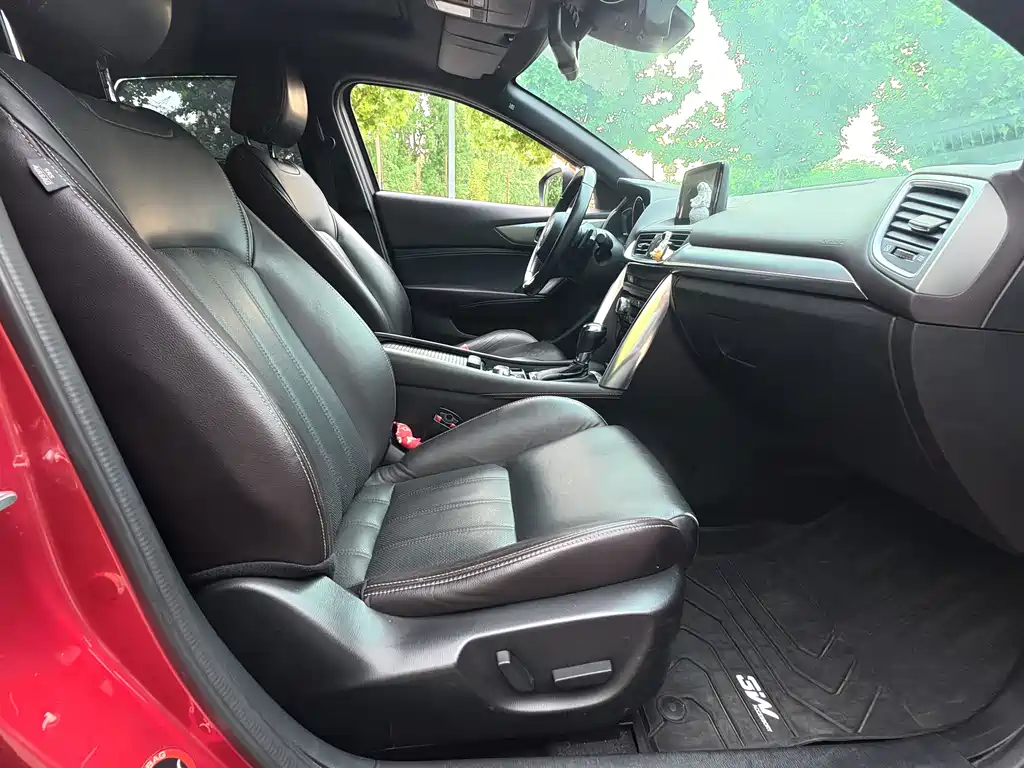 Mazda CX-4 2017 — фото 10