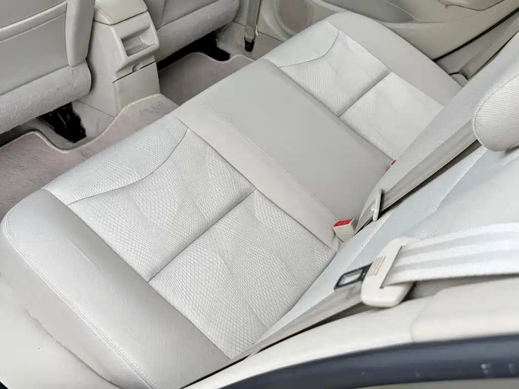 Peugeot 408 2014 — фото 11