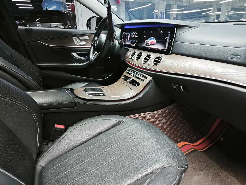 Mercedes-Benz E-Class 2020 — фото 11