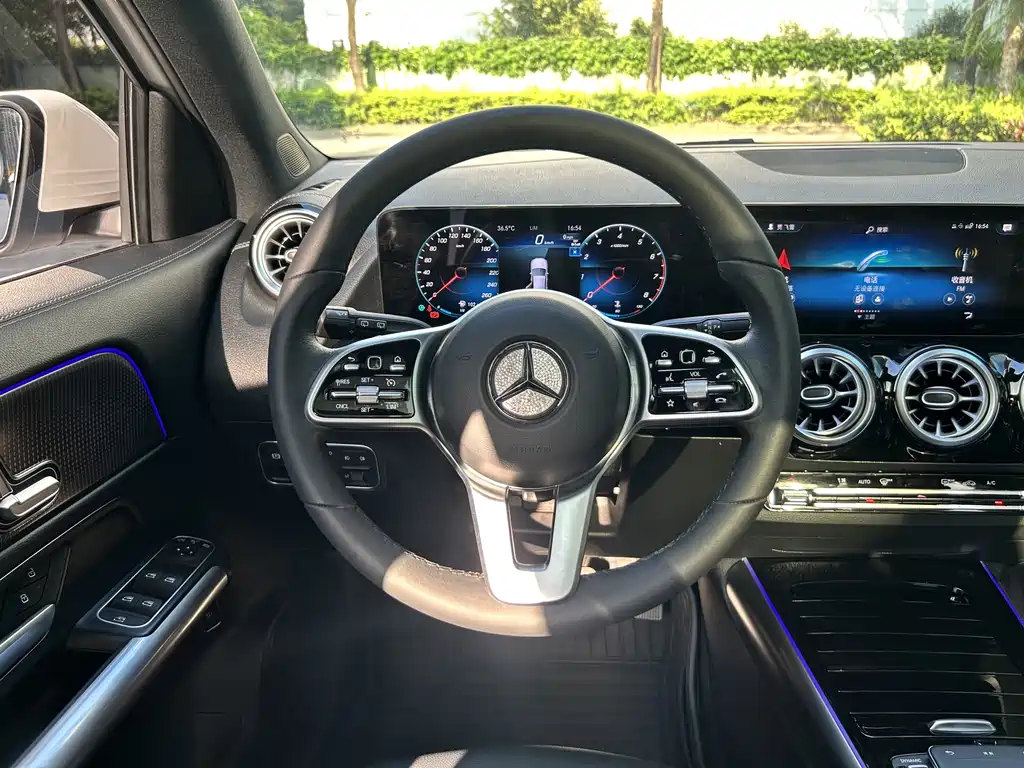 Mercedes-Benz GLA 2023 — фото 8