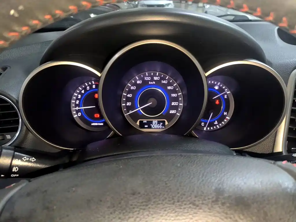 Changan Eado XT 2015 — фото 12