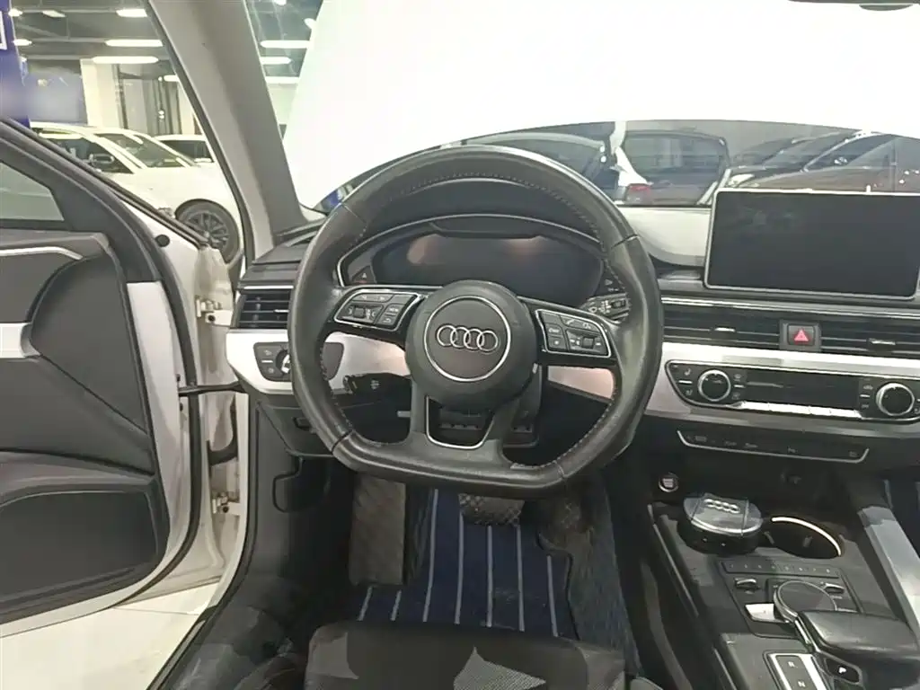 Audi A4L 2017 — фото 11