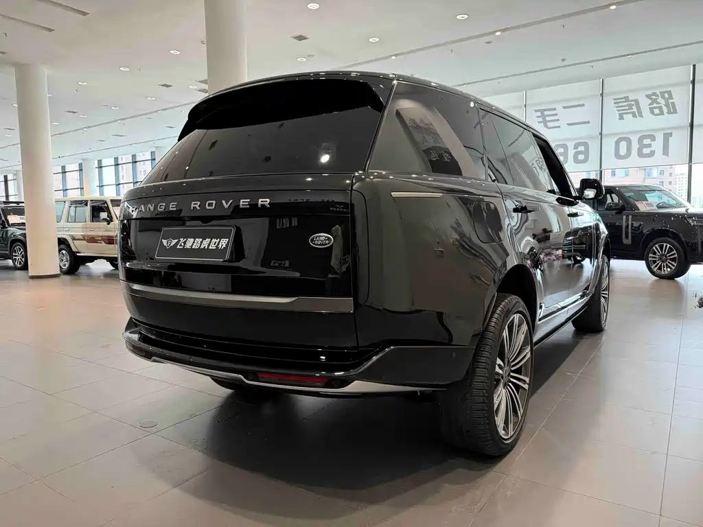 Land Rover Range Rover 2023 — фото 25