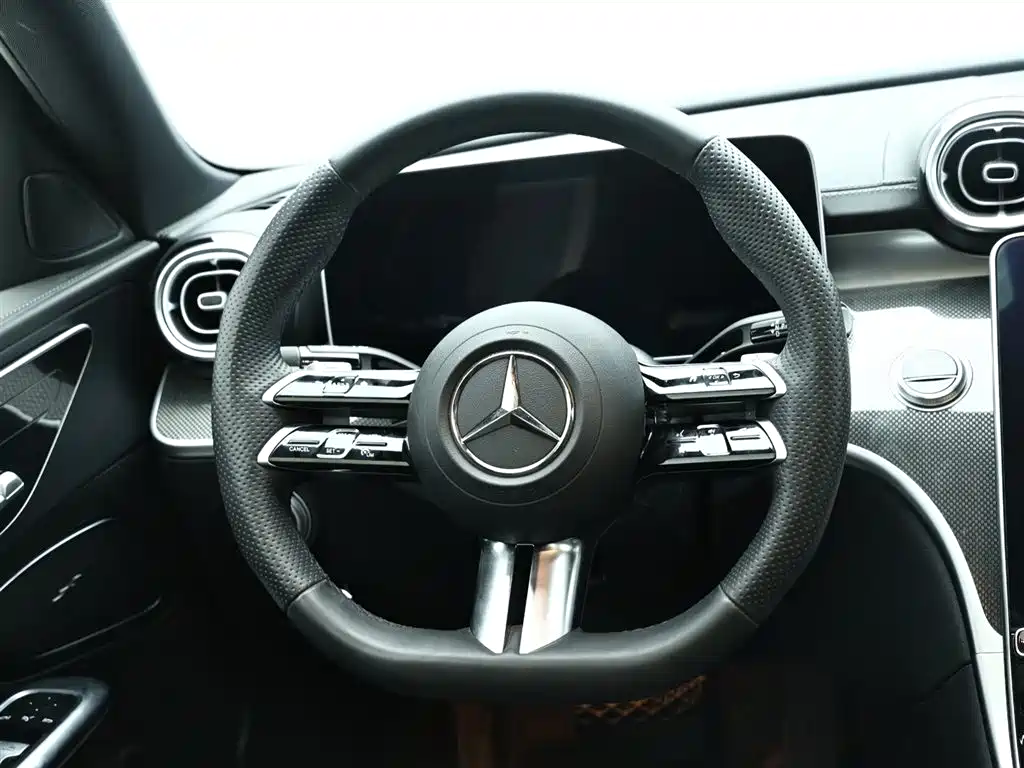 Mercedes-Benz C-Class 2024 — фото 16