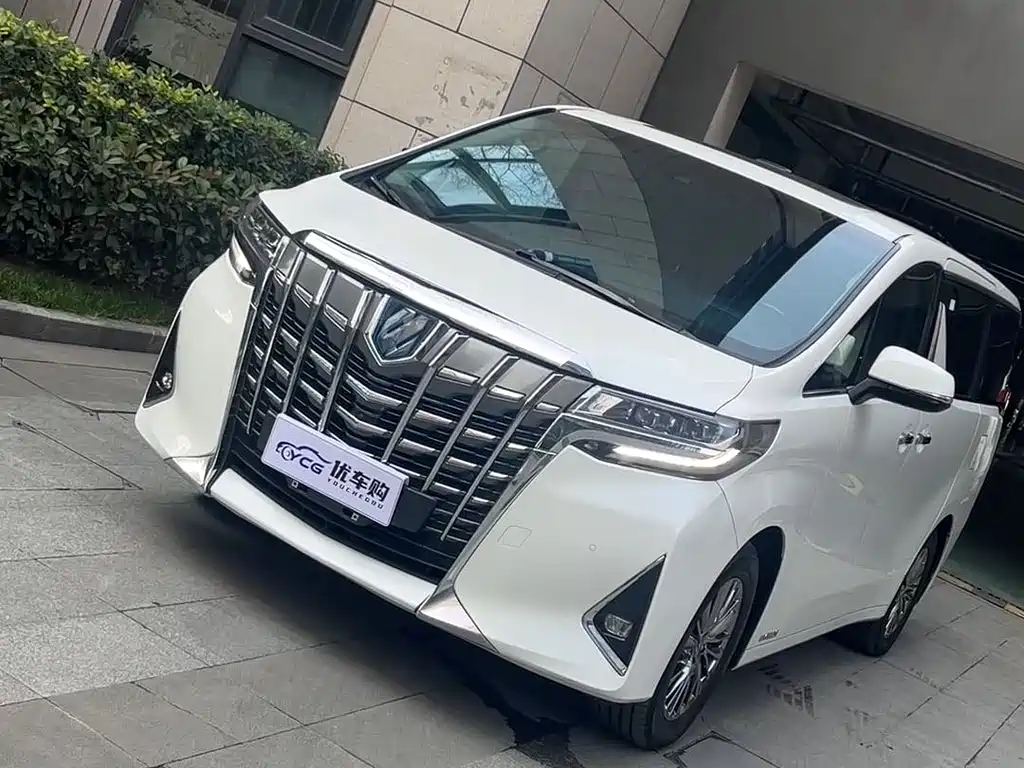 Toyota Alphard 2022 — фото 1