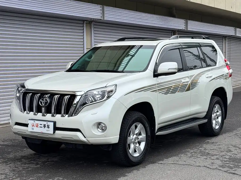 Toyota Prado 2017 — фото 1
