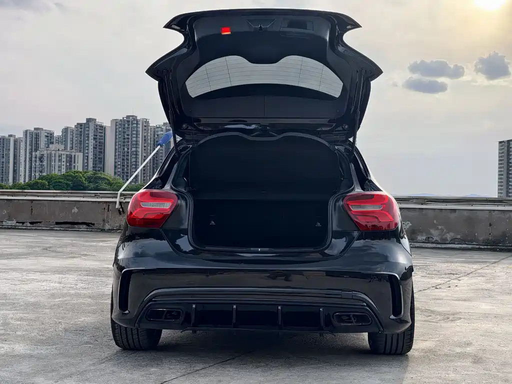 Mercedes-Benz A-Class AMG 2017 — фото 19