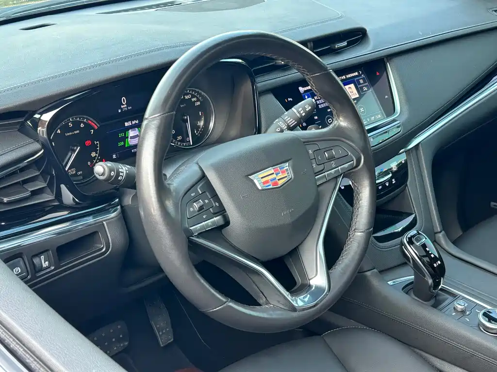 Cadillac XT6 2020 — фото 22