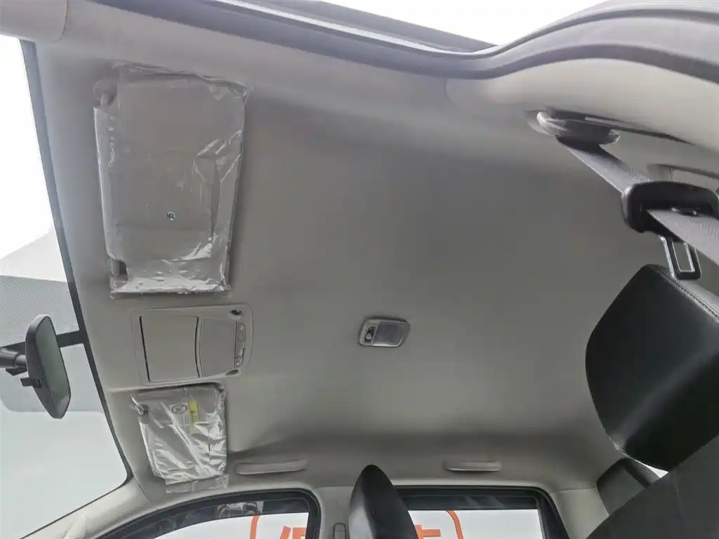 Nissan Navara 2018 — фото 14