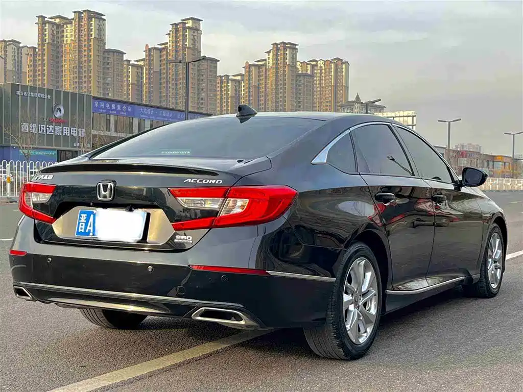 Honda Accord 2019 — фото 6