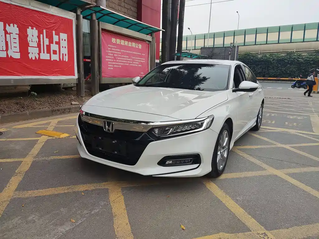 Honda Accord 2018 — фото 1