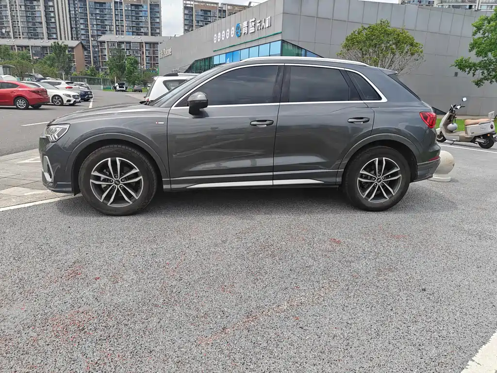Audi Q3 2021