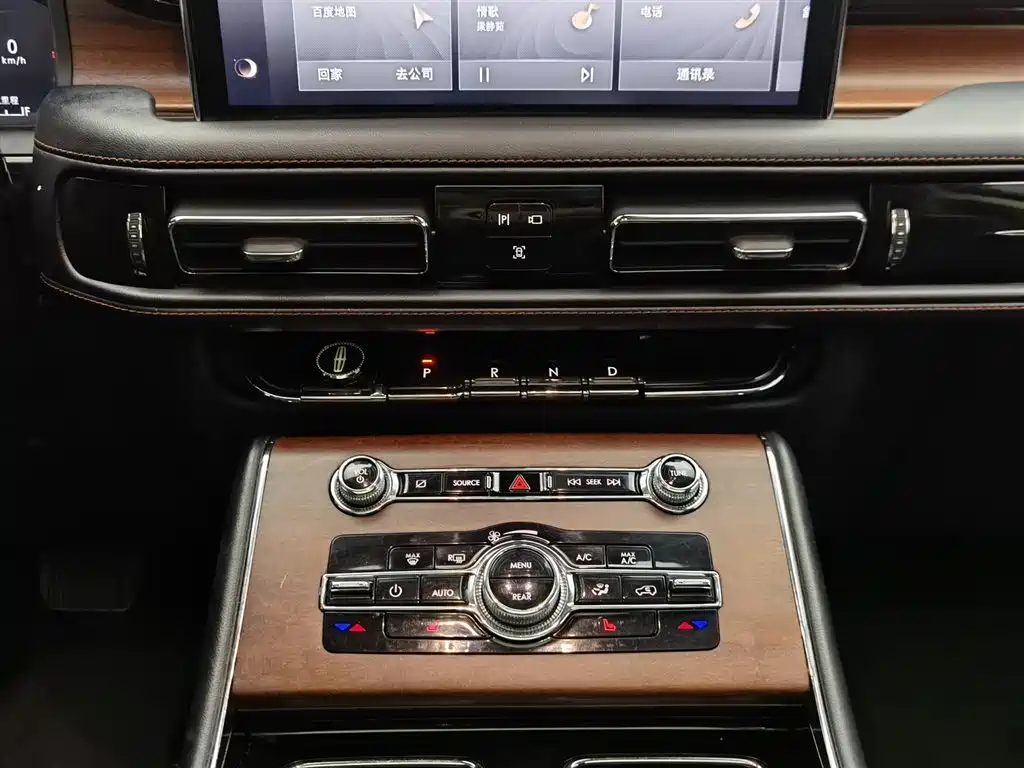 Lincoln Aviator 2023 — фото 12