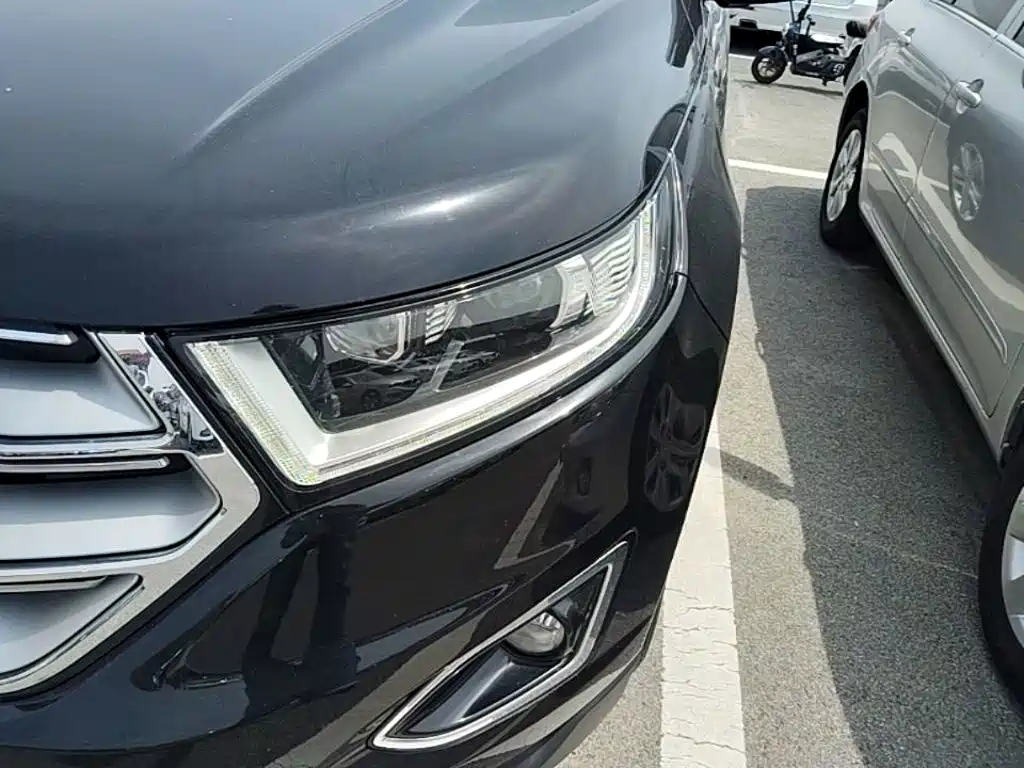 Ford Edge 2018 — фото 24