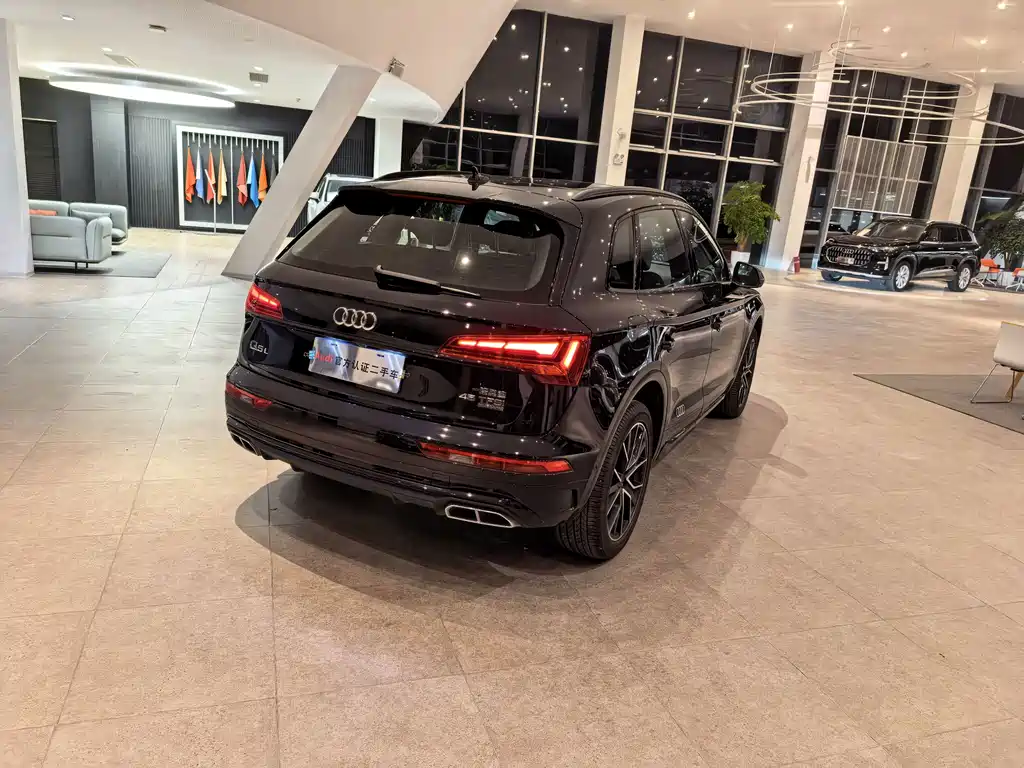 Audi Q5L 2025 — фото 25