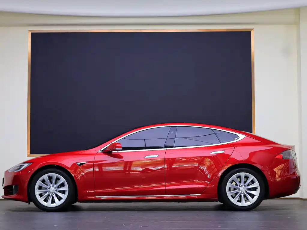 Tesla Model S 2017 — фото 16