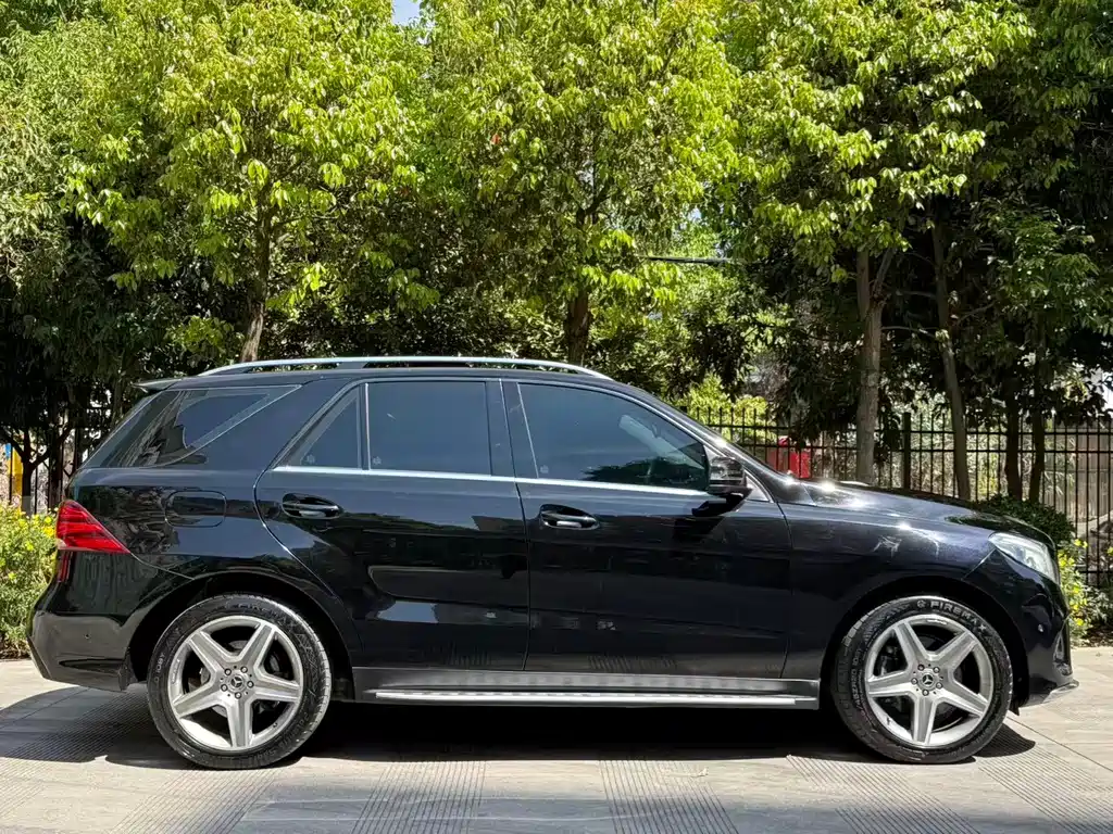 Mercedes-Benz GLE 2015 — фото 6