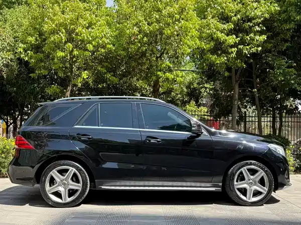 Mercedes-Benz GLE 2015