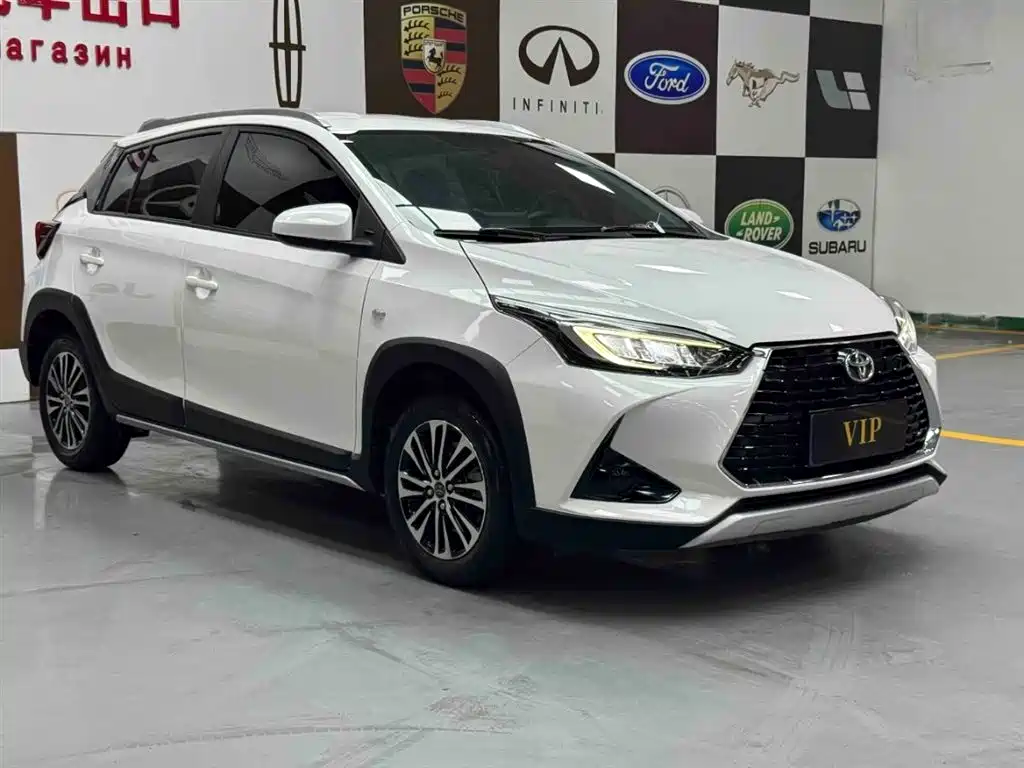 Toyota Yaris L 2022 — фото 3