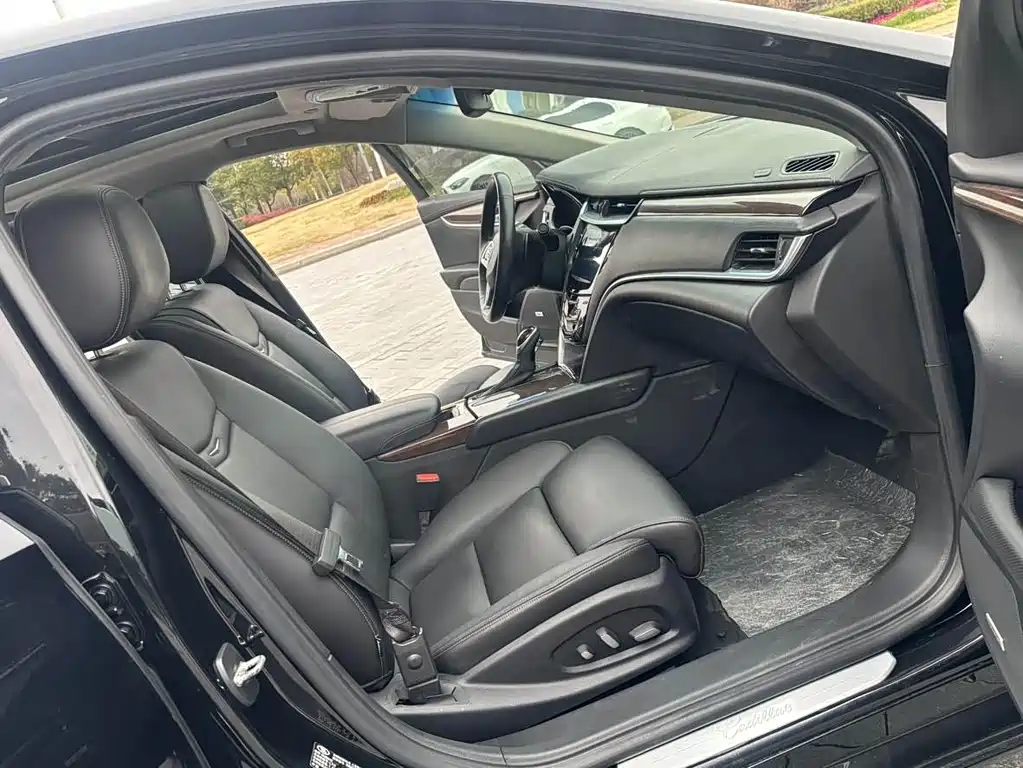 Cadillac XTS 2014 — фото 11