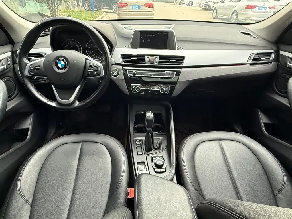 BMW X1 2018 — фото 9