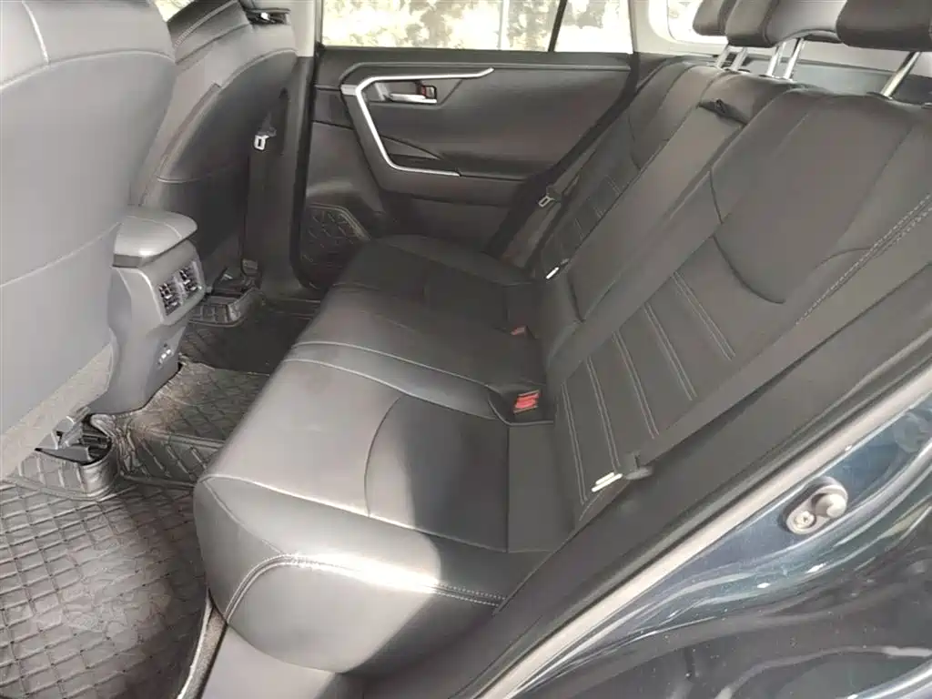 Toyota Wildlander 2022 — фото 16