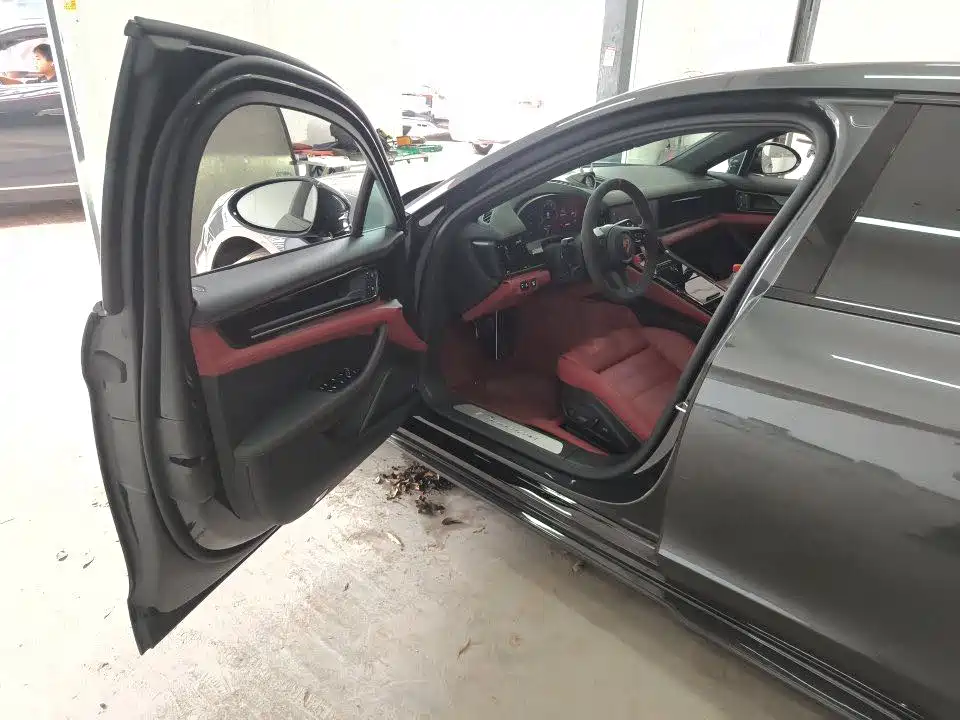 Porsche Panamera 2025