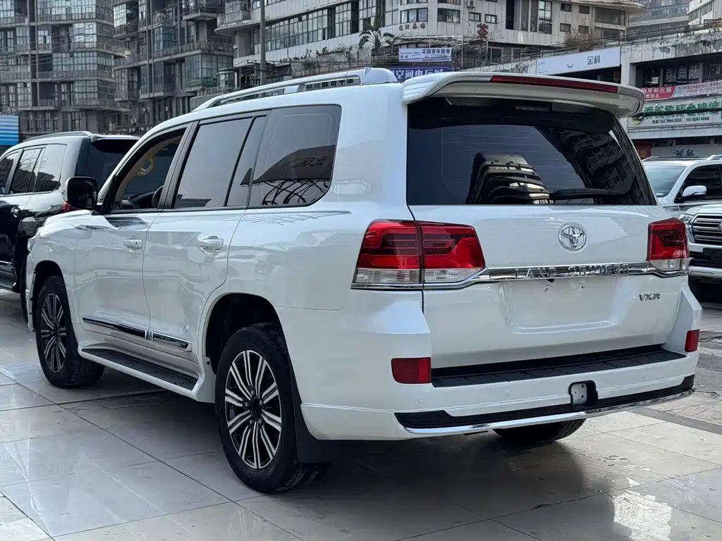 Toyota Land Cruiser 2017 — фото 14