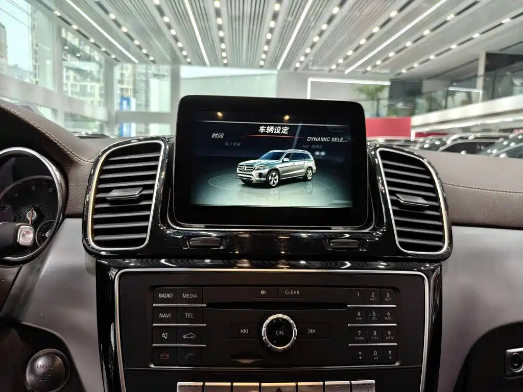 Mercedes-Benz GLS 2016 — фото 13
