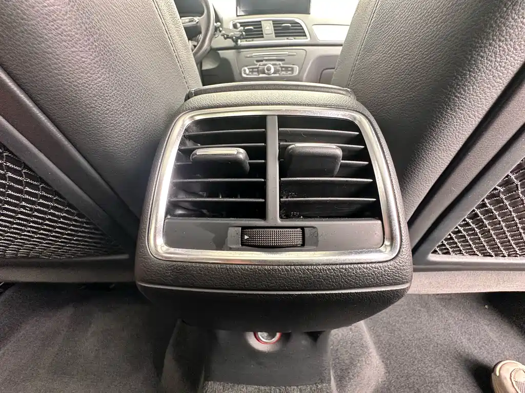 Audi Q3 2016 — фото 20