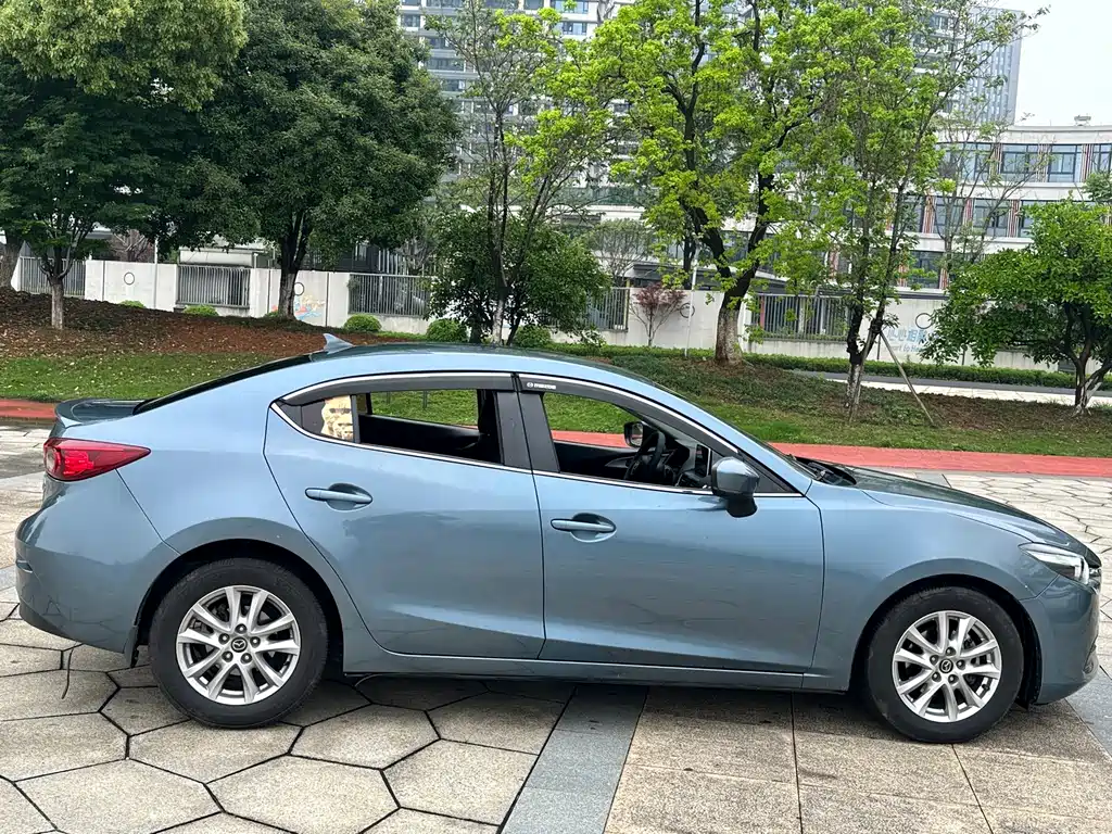 Mazda 3 Axela 2017 — фото 4