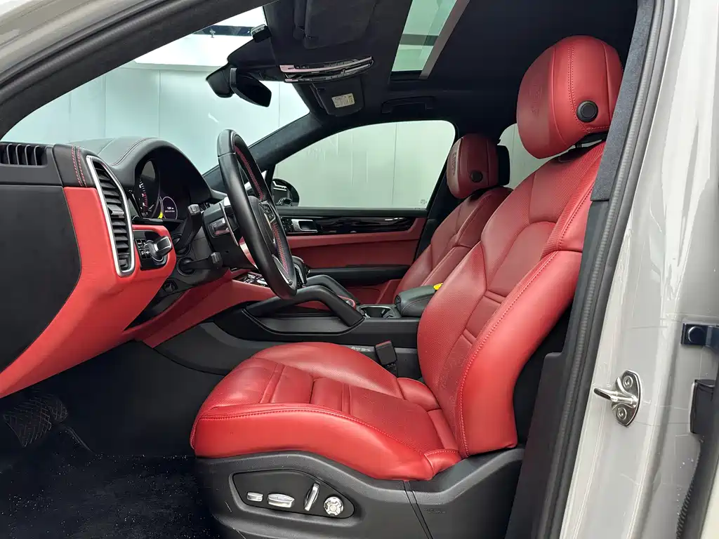 Porsche Cayenne 2019 — фото 10