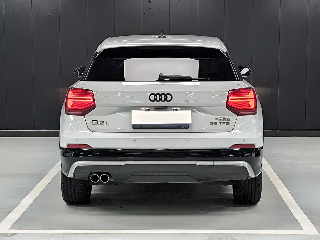 Audi Q2L 2019 — фото 14