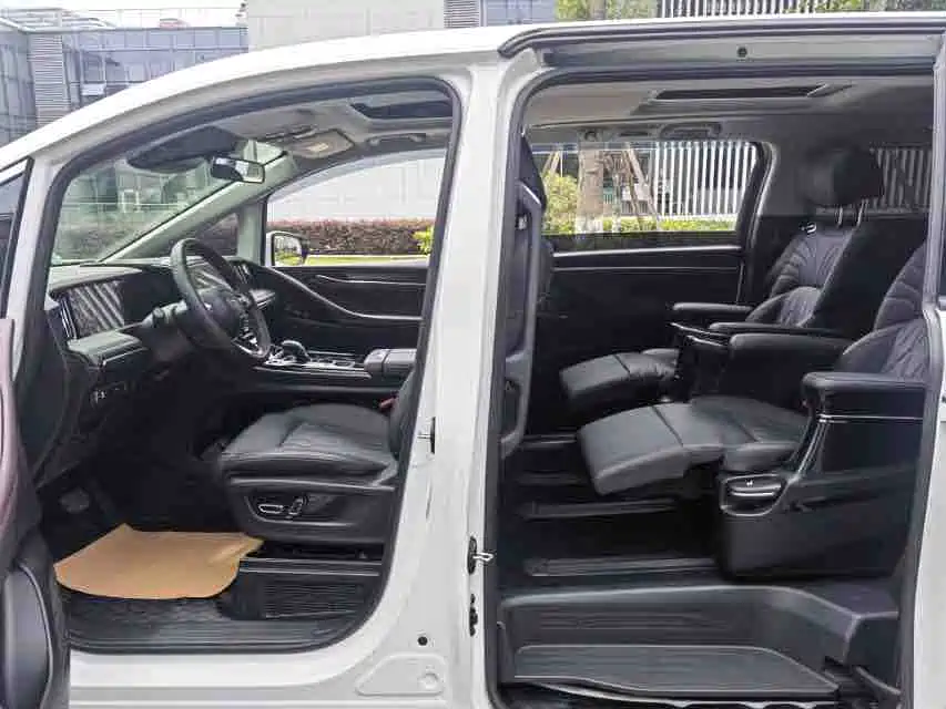 GAC Motor Trumpchi M8 2023 — фото 11