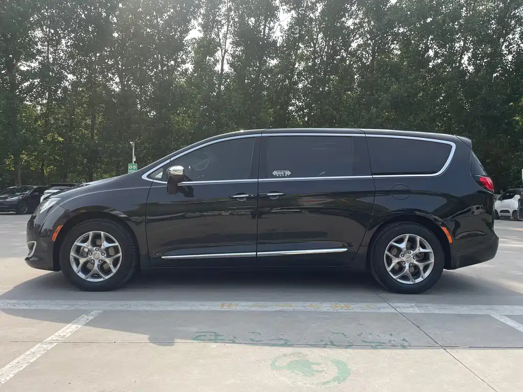 Chrysler Grand Voyager 2019 — фото 11