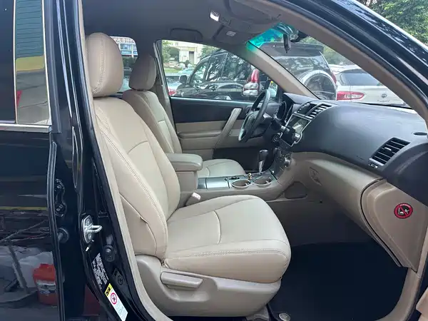 Toyota Highlander 2011