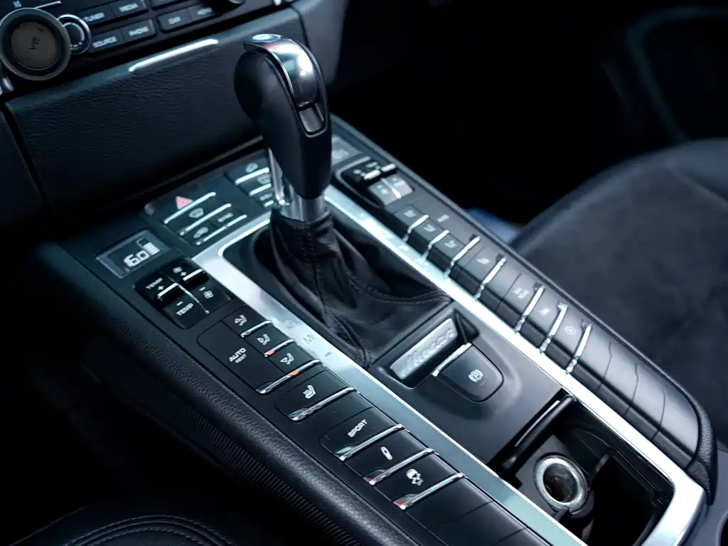 Porsche Macan 2017 — фото 15