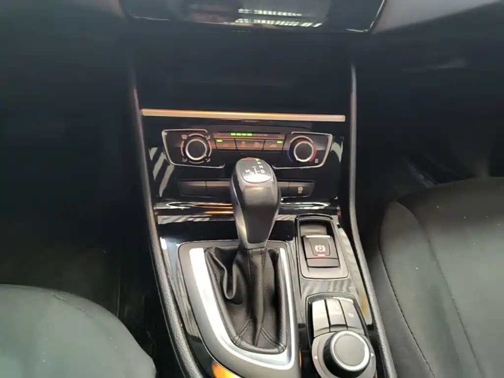 BMW 2 Series Active Tourer 2016 — фото 14