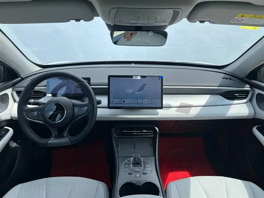 BYD Seal 05 DM-i 2025 — фото 6