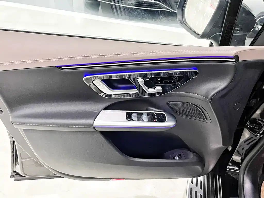 Mercedes-Benz EQE SUV 2025 — фото 10