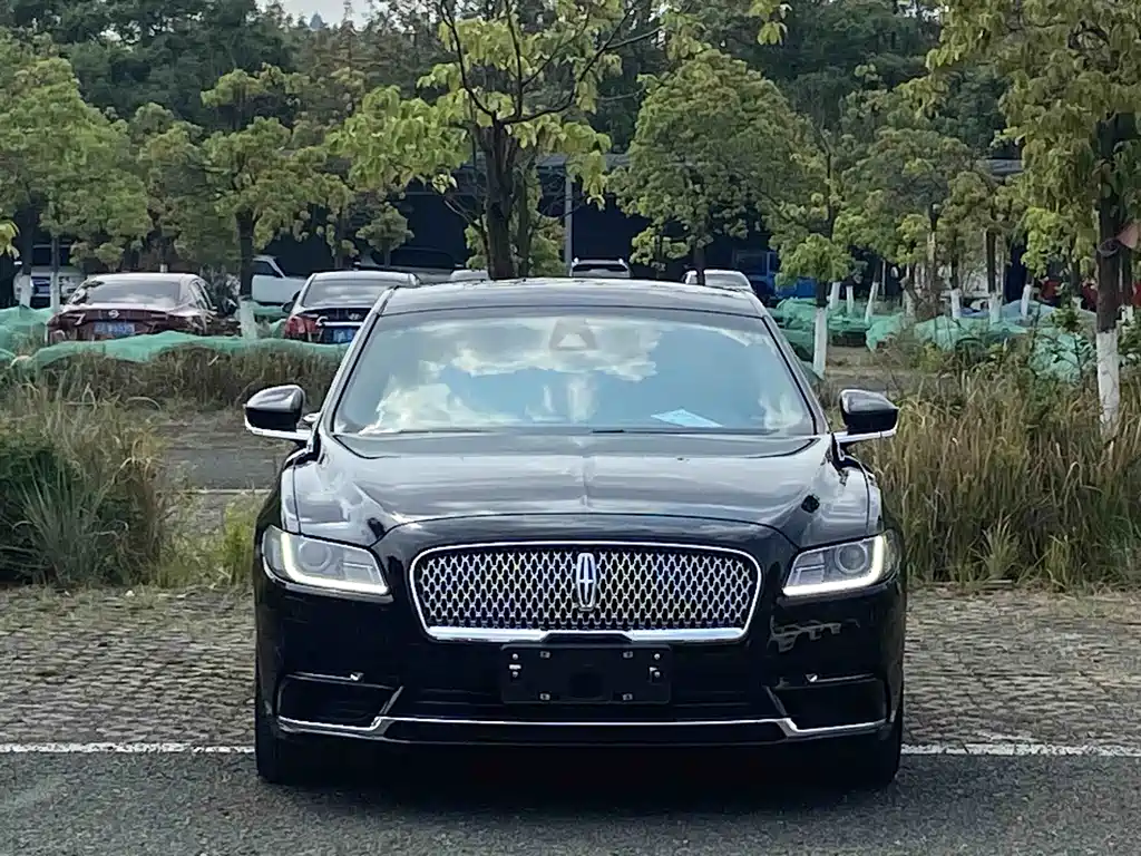 Lincoln Continental 2019 — фото 2