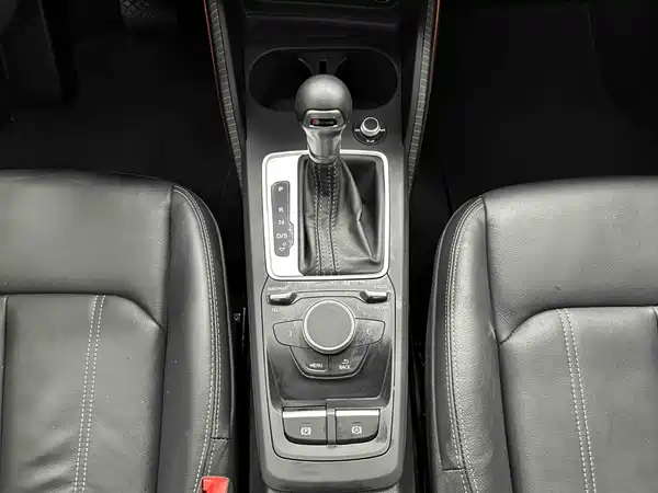 Audi Q2L 2023